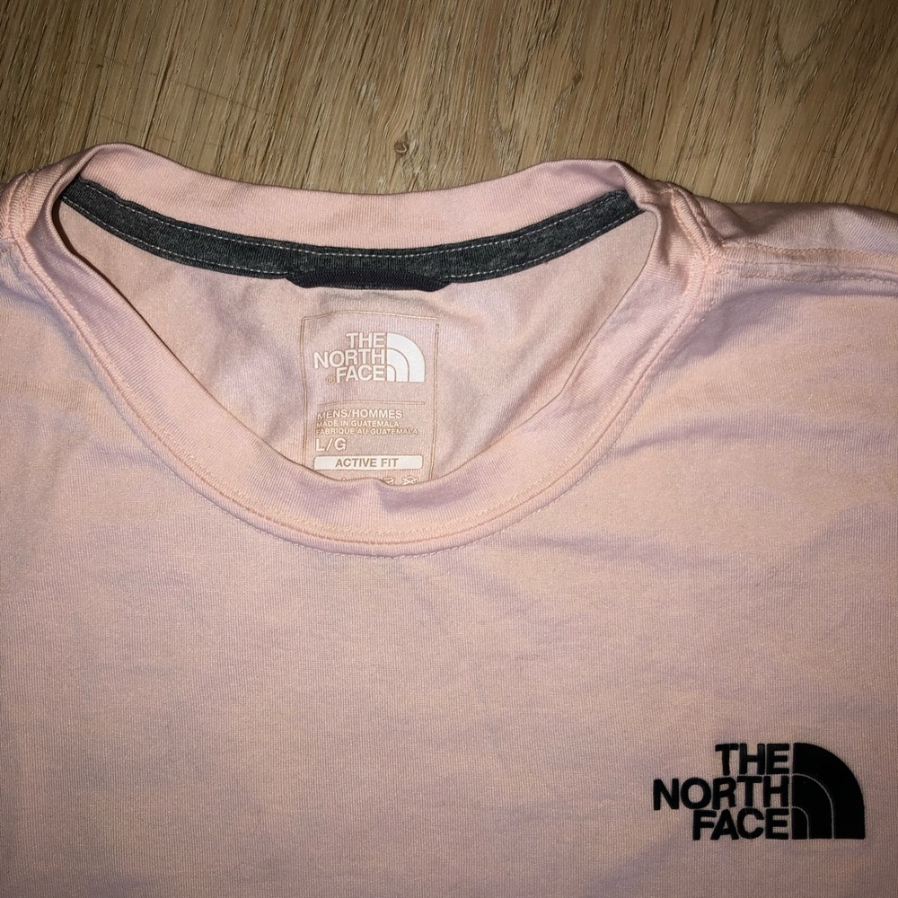 Men or Women's The North Face t shirt